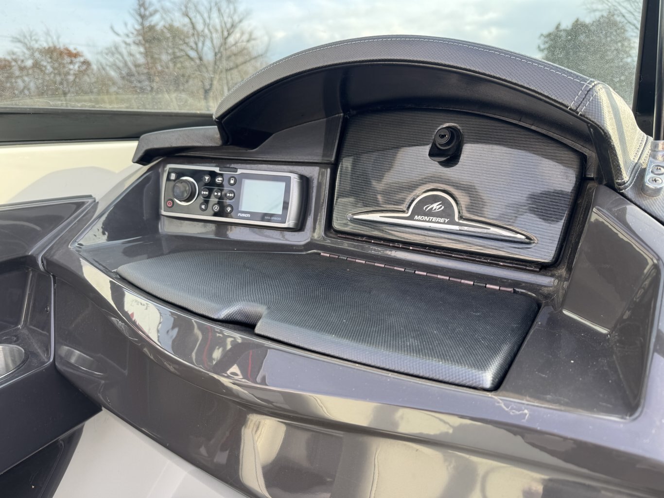 2014 Monterey 234 SS – Loaded, Excellent Condition, with Matching Trailer