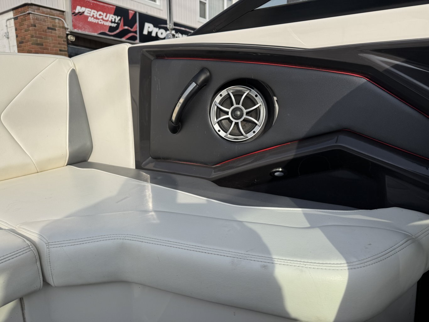 2014 Monterey 234 SS – Loaded, Excellent Condition, with Matching Trailer