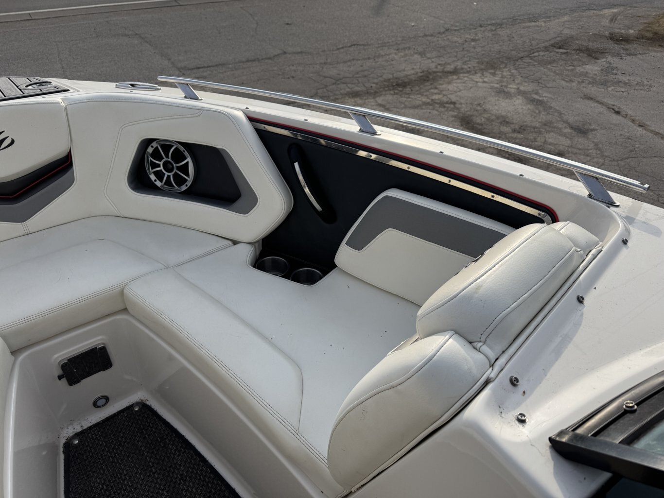 2014 Monterey 234 SS – Loaded, Excellent Condition, with Matching Trailer