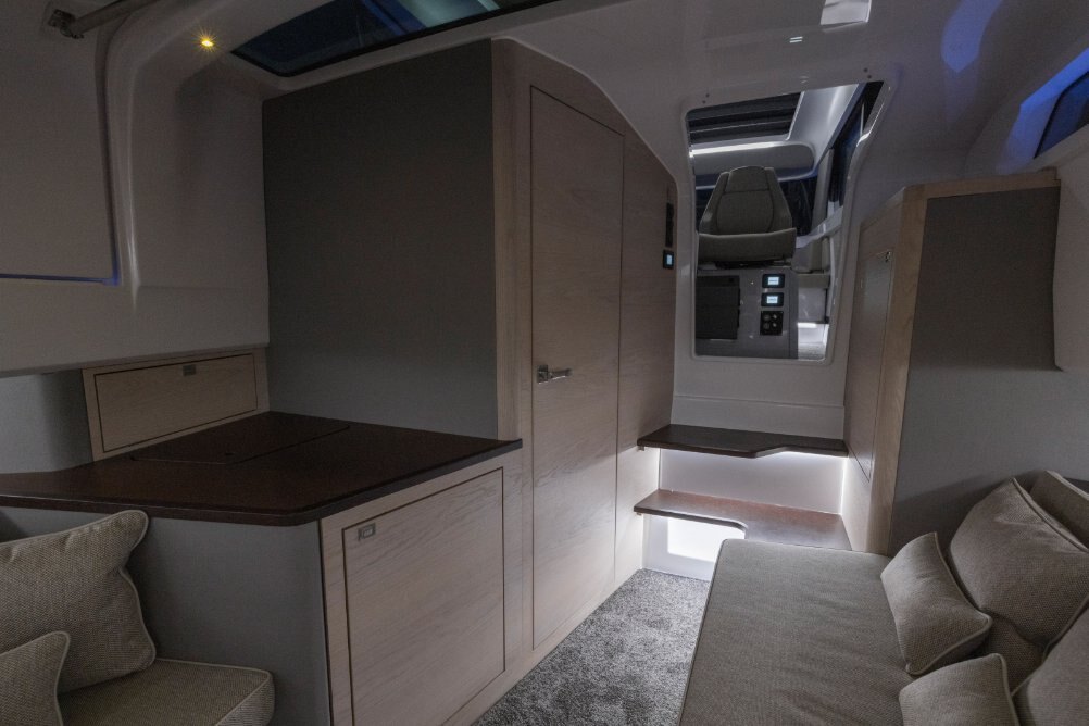 2024 Axopar 45 XC CROSS CABIN