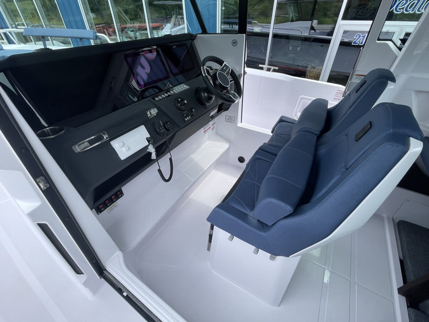 2024 Axopar 29 XC Cross Cabin