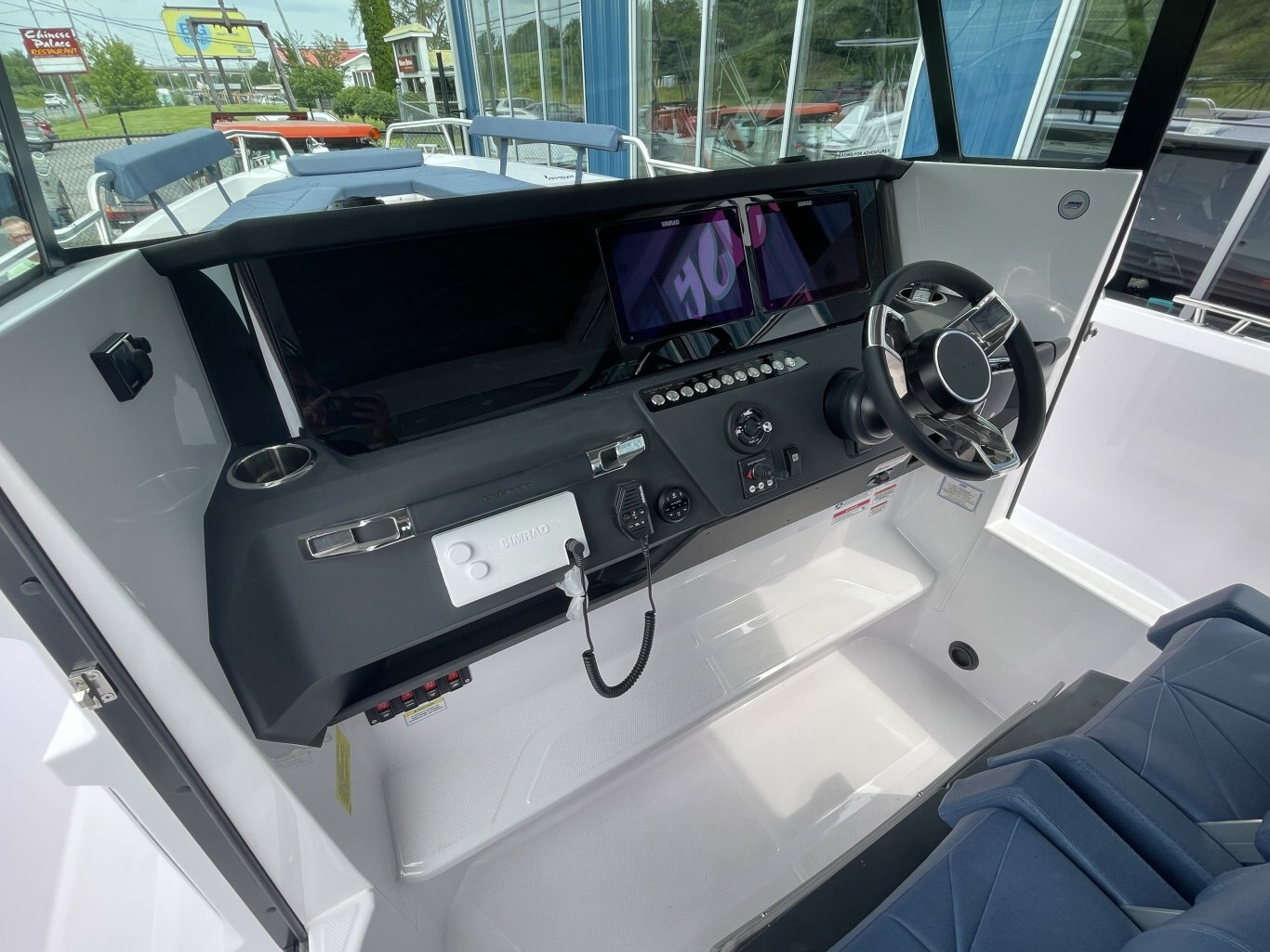 2025 Axopar 29 XC Cross Cabin