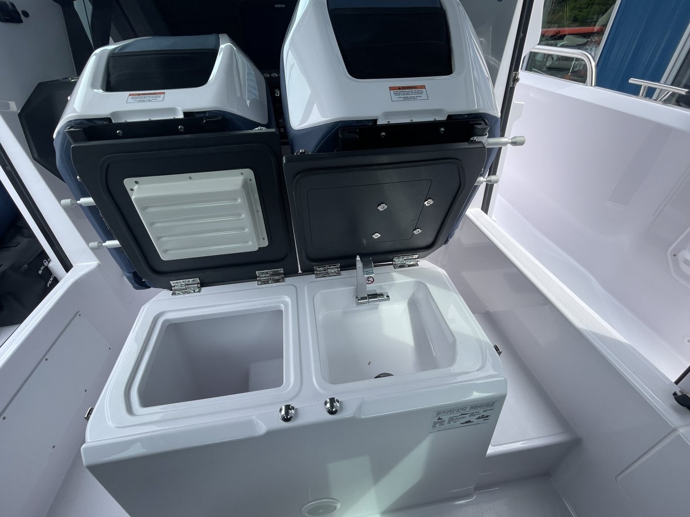 2024 Axopar 29 XC Cross Cabin