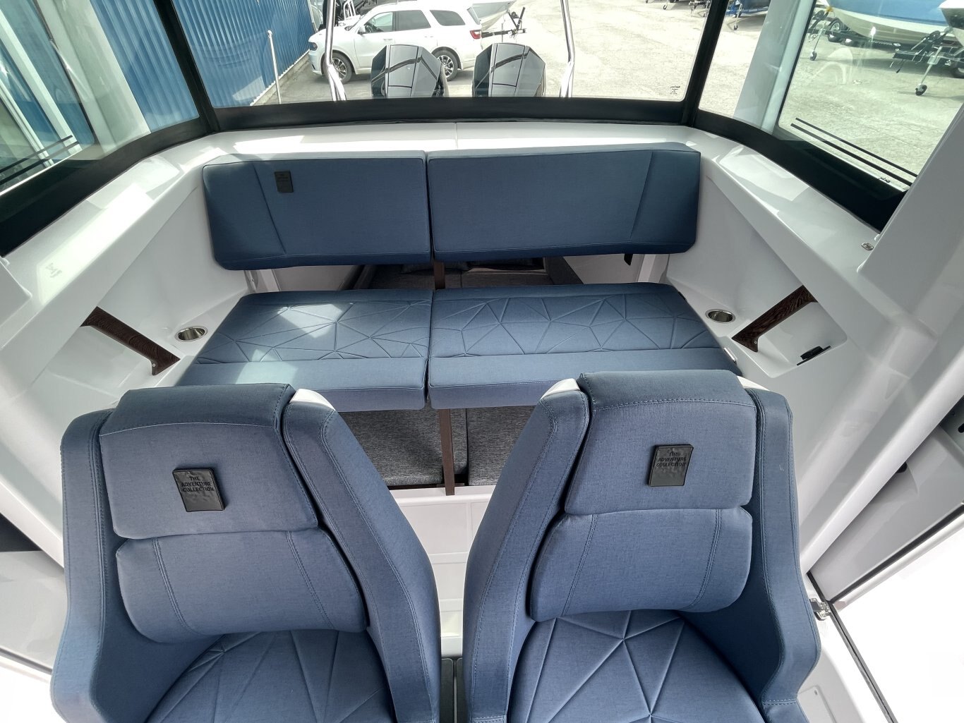 2025 Axopar 29 XC Cross Cabin