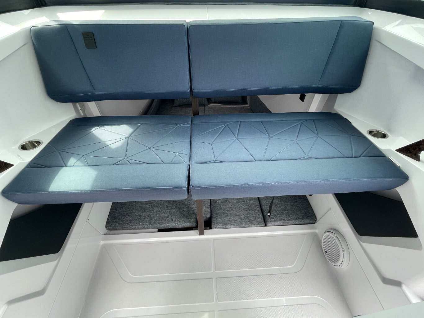 2025 Axopar 29 XC Cross Cabin