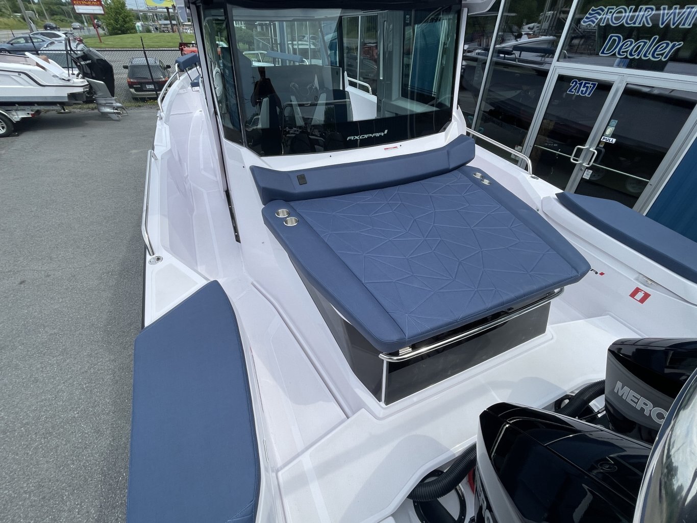 2024 Axopar 29 XC Cross Cabin