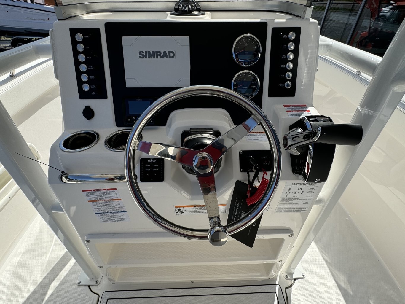 2024 Robalo R222