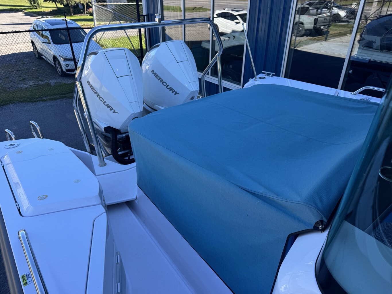 2025 Axopar 37 XC CROSS CABIN