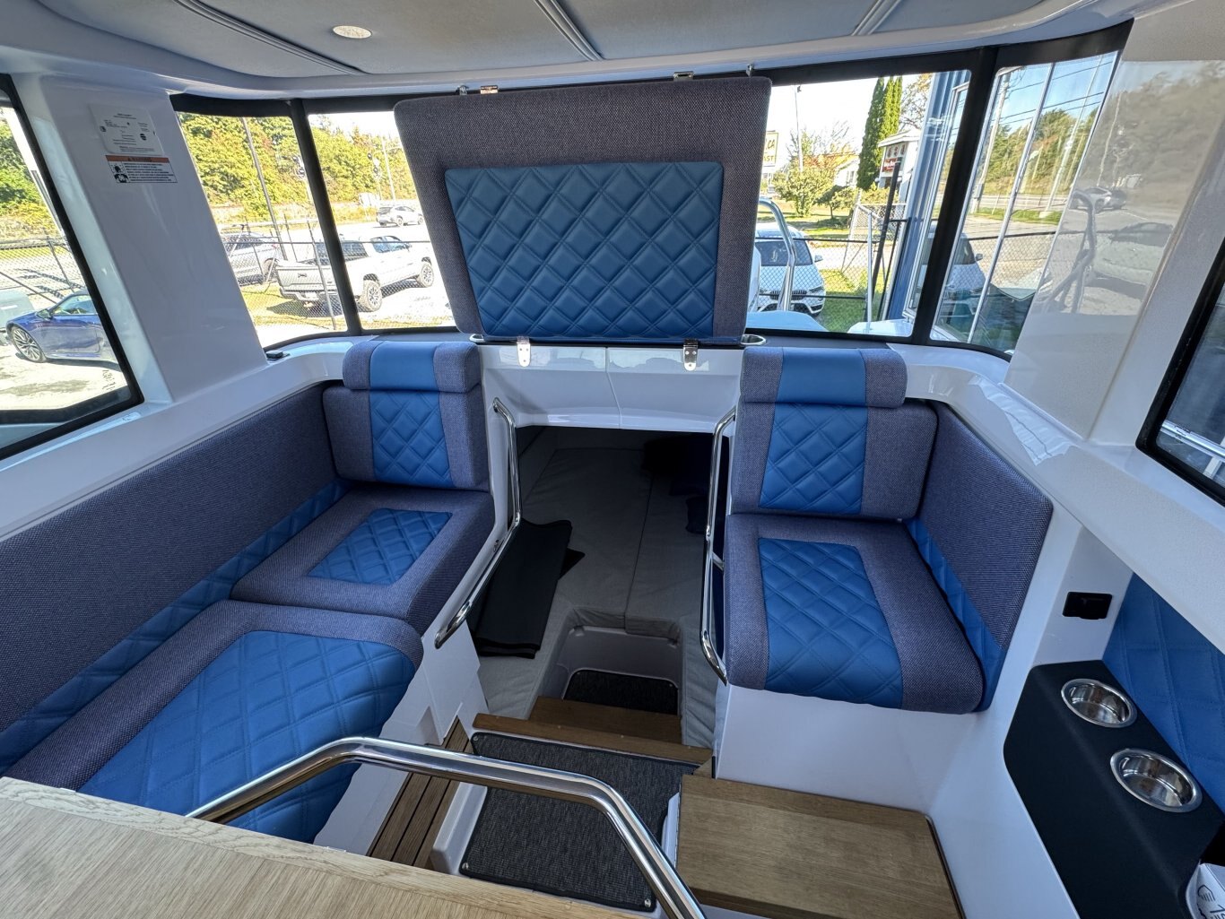 2025 Axopar 37 XC CROSS CABIN