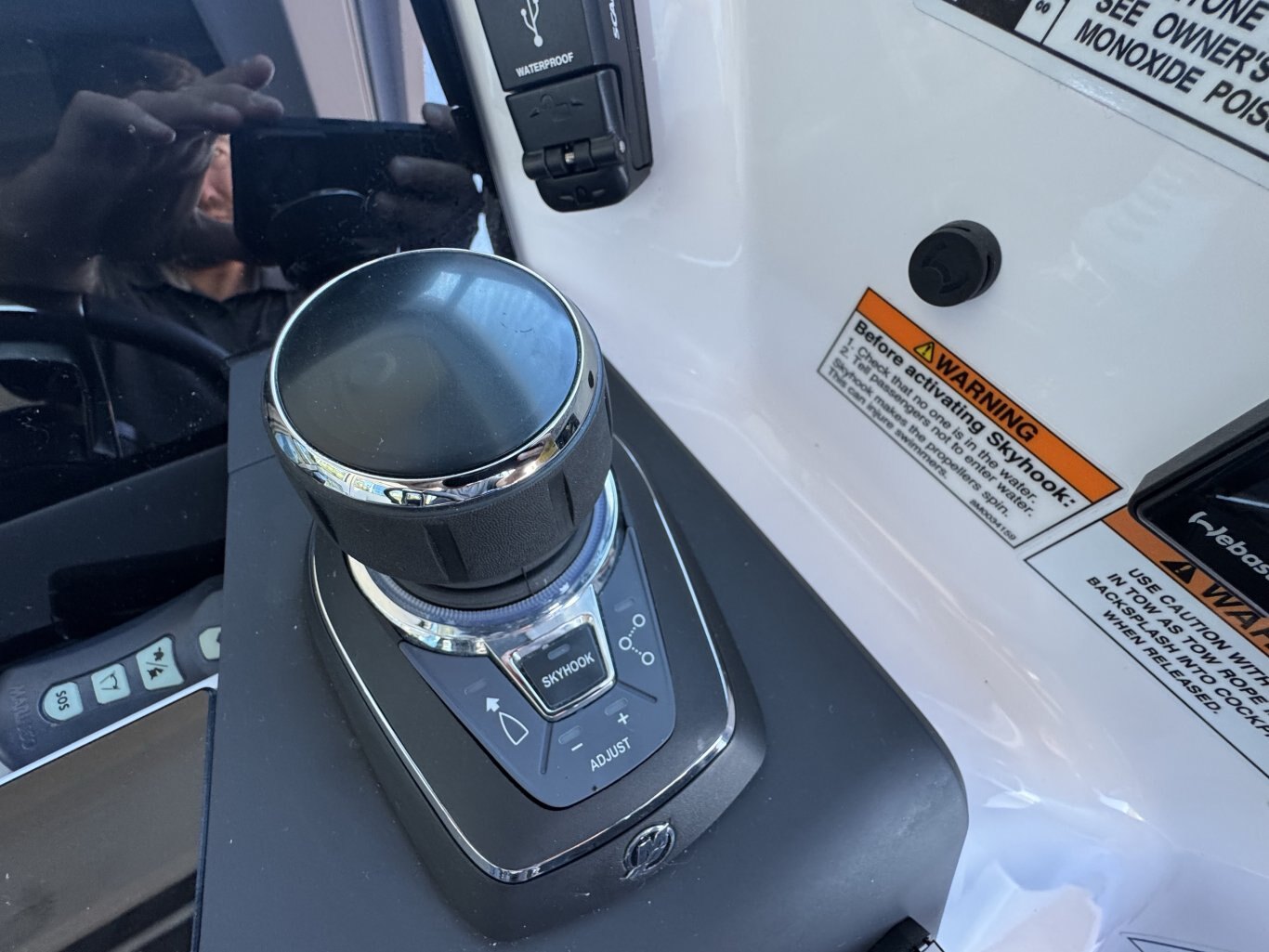 2025 Axopar 37 XC CROSS CABIN