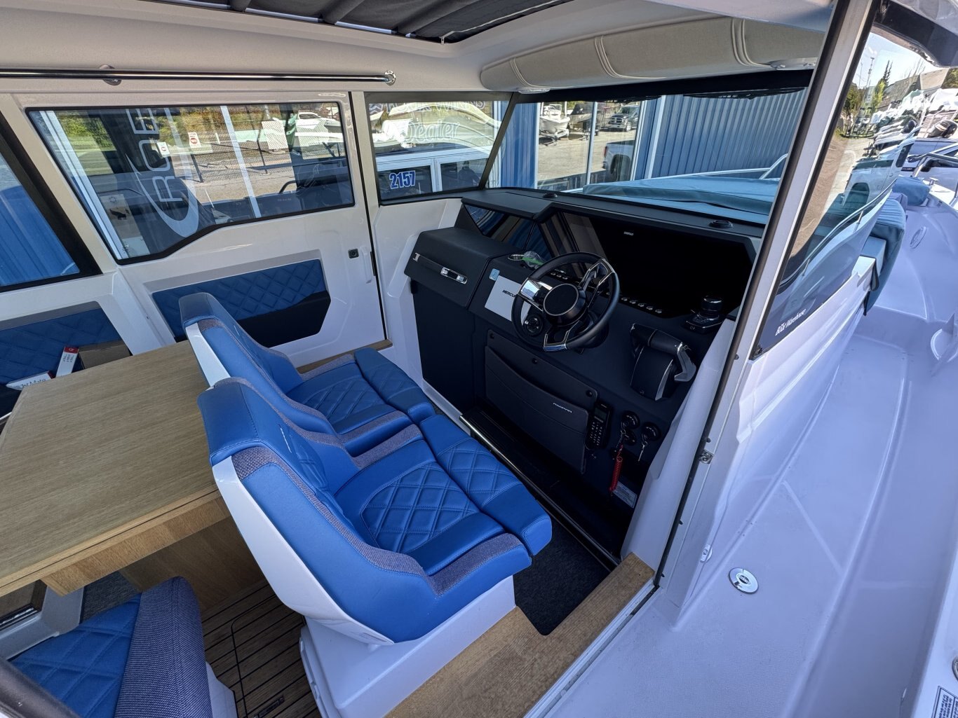 2025 Axopar 37 XC CROSS CABIN