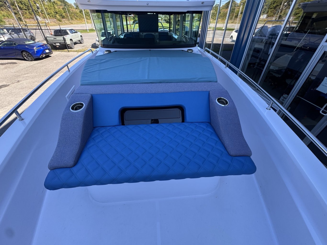 2025 Axopar 37 XC CROSS CABIN