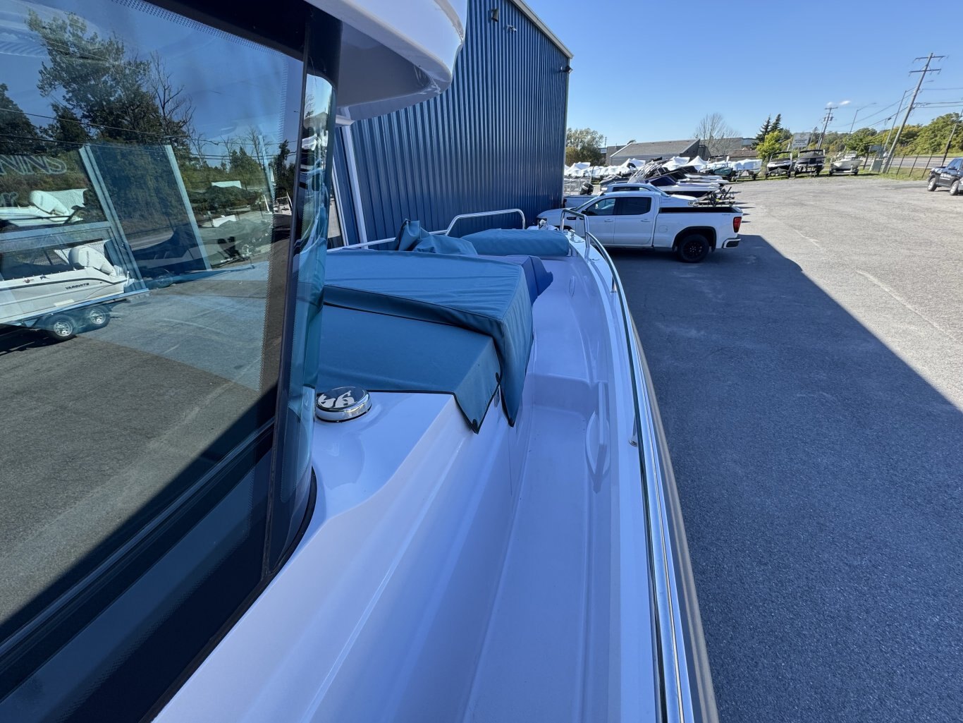 2025 Axopar 37 XC CROSS CABIN