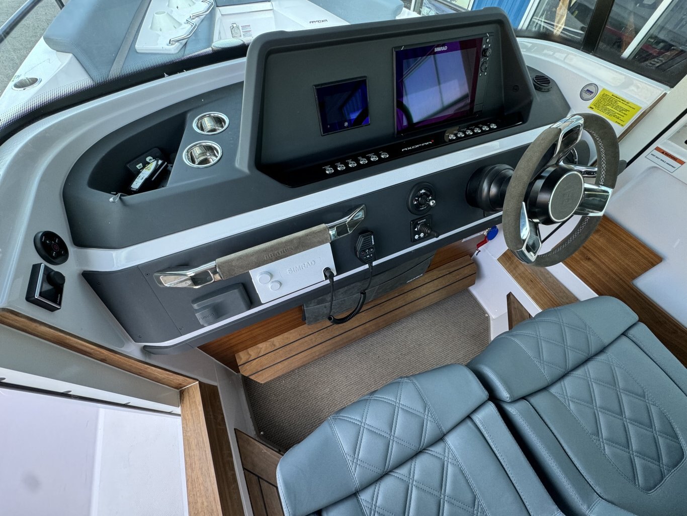 2024 Axopar 28 Cabin NO LUX TAX