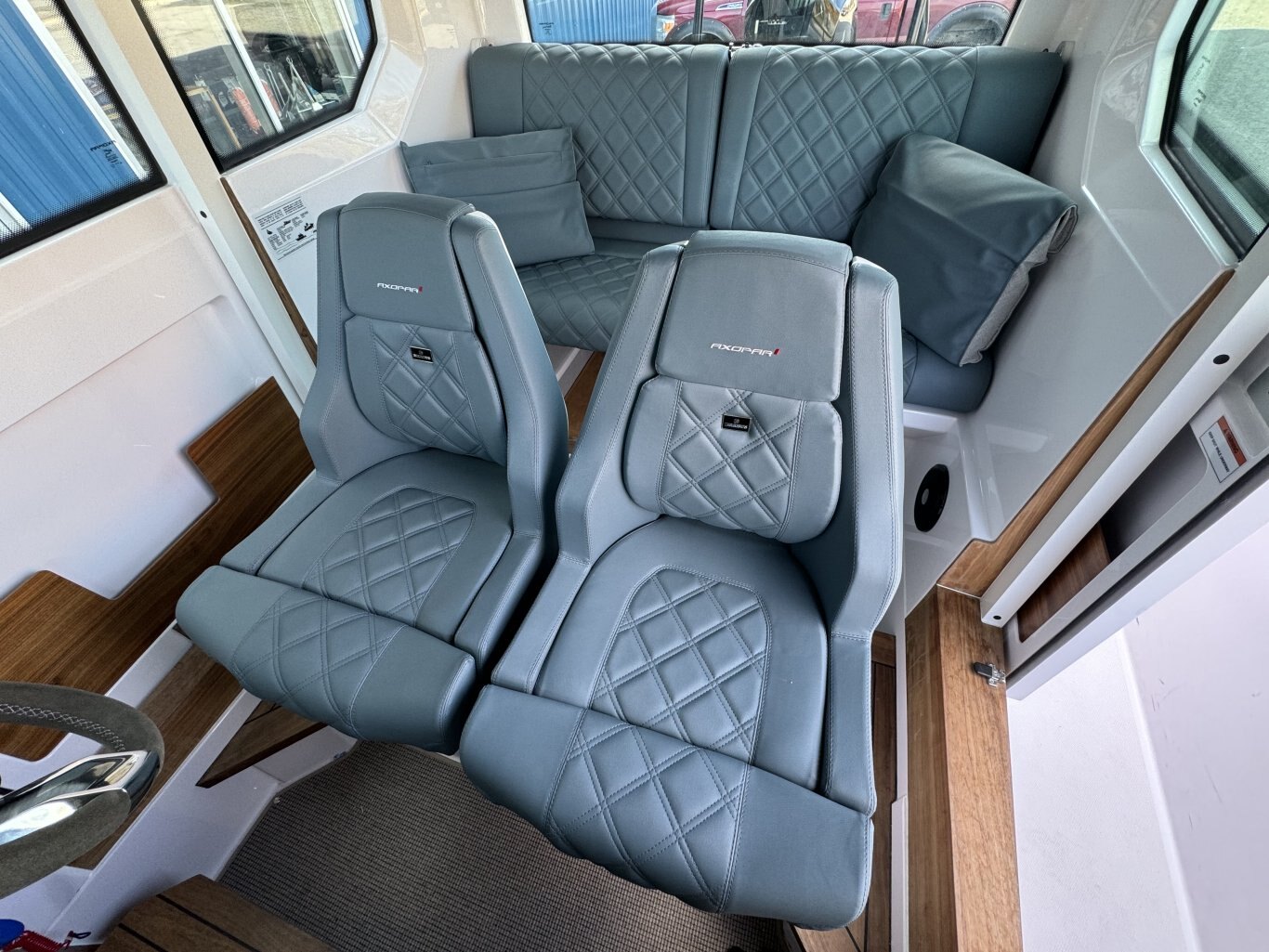 2024 Axopar 28 Cabin NO LUX TAX