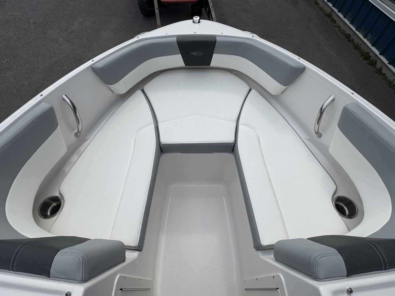 2025 Chaparral 19 SSI OB