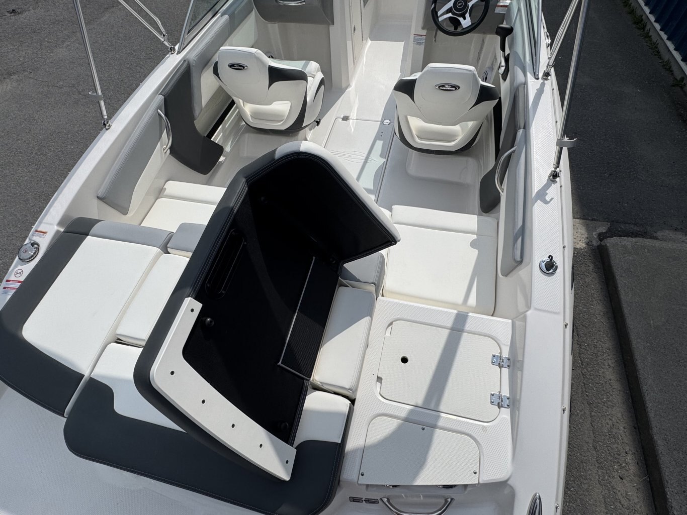 2025 Chaparral 19 SSI OB