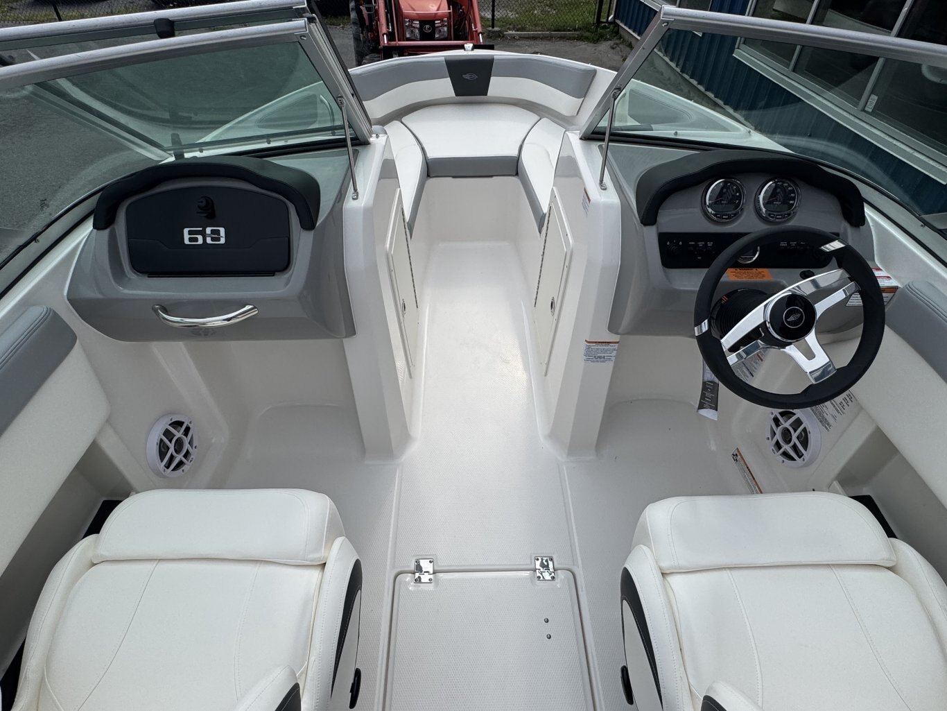 2025 Chaparral 19 SSI OB