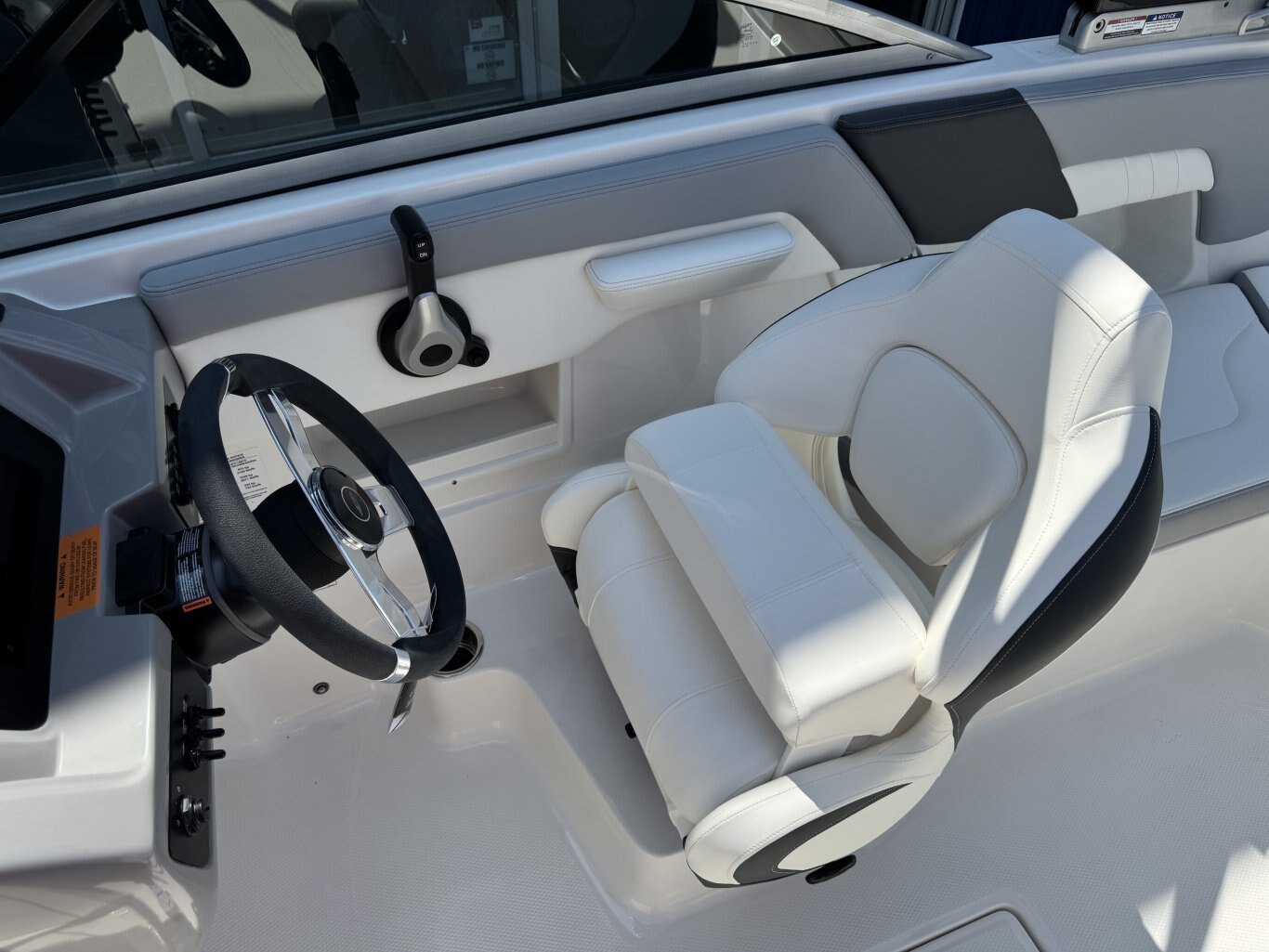 2025 Chaparral 23 SSi Sport OB