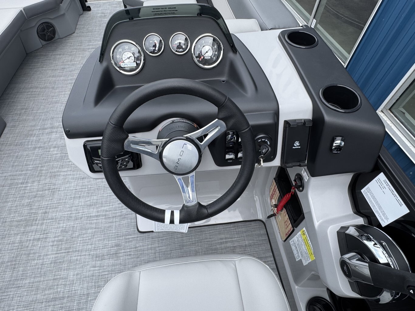 2025 Lowe Boats LS 210