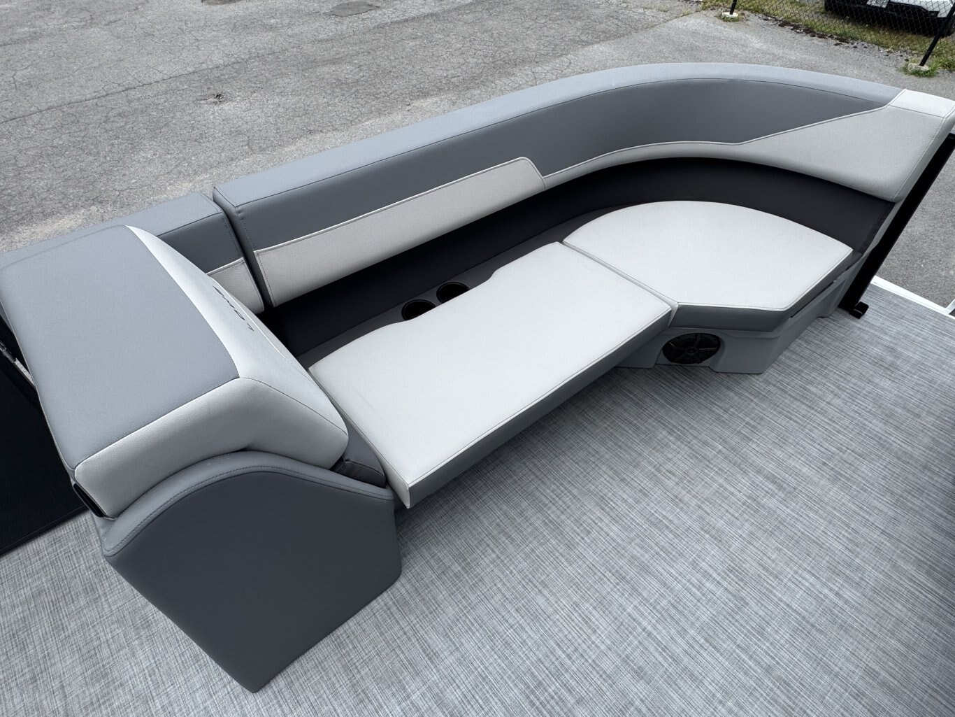2025 Lowe Boats LS 210