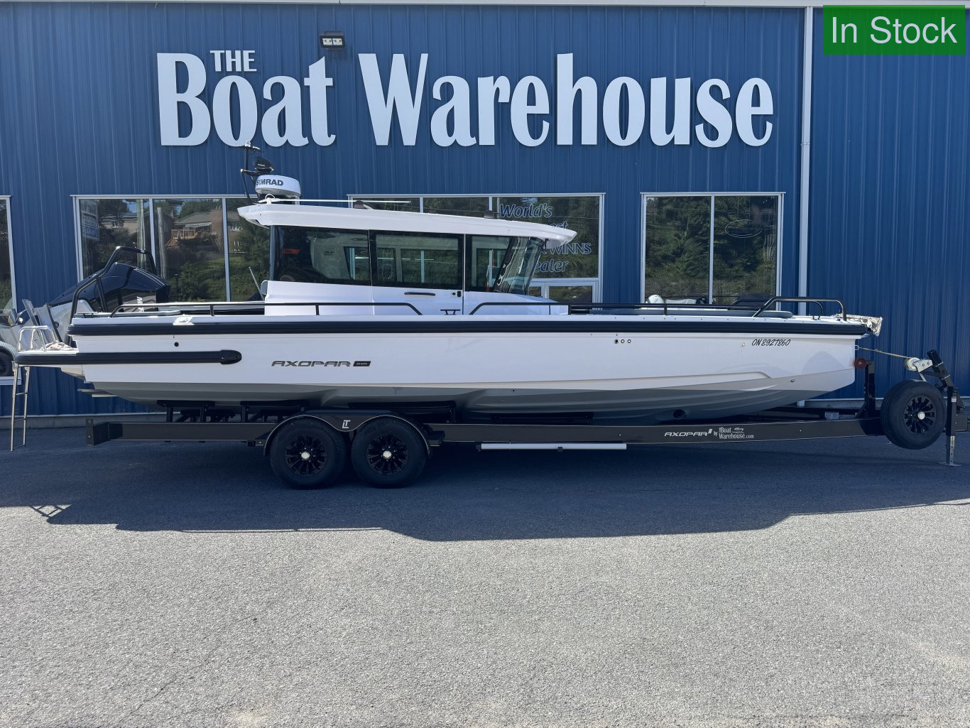 2023 Axopar 28 Cabin