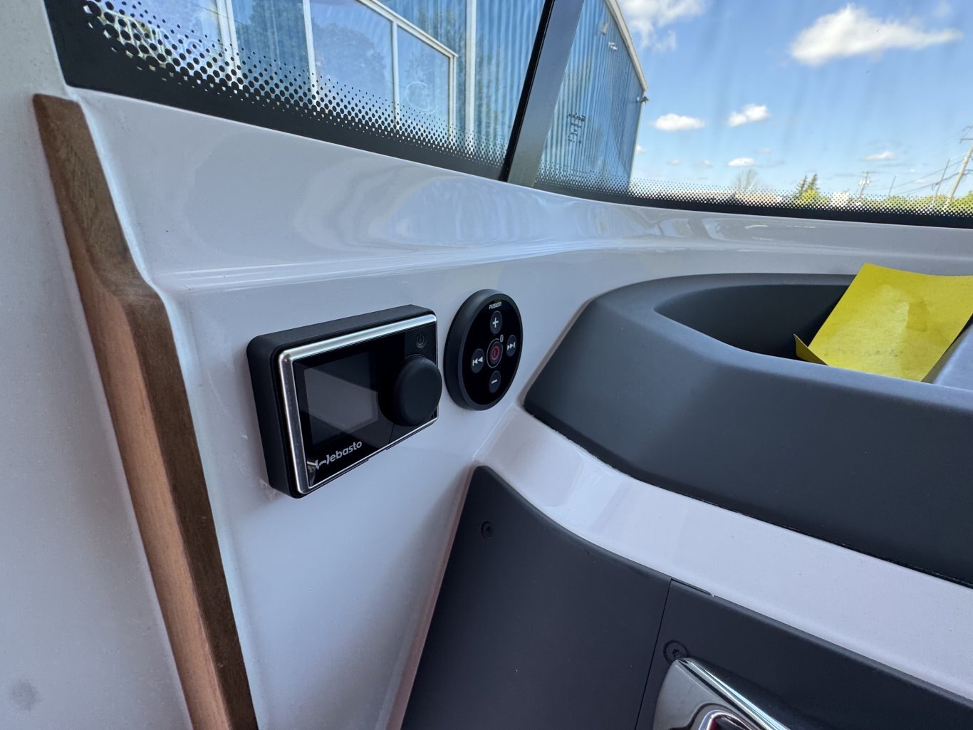 2023 Axopar 28 Cabin