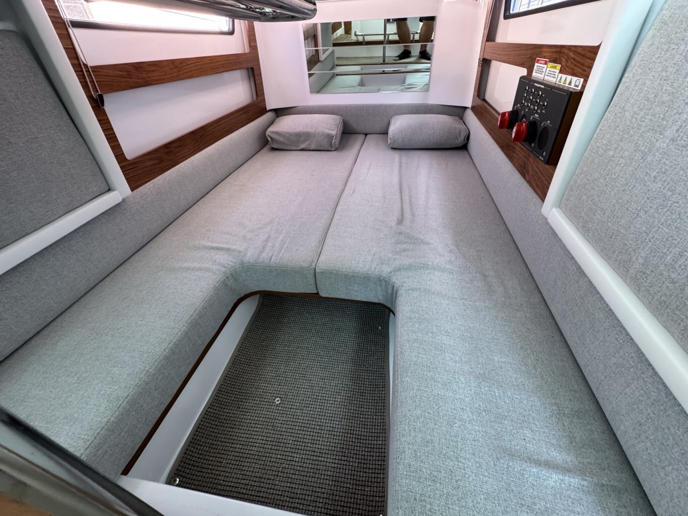 2023 Axopar 28 Cabin