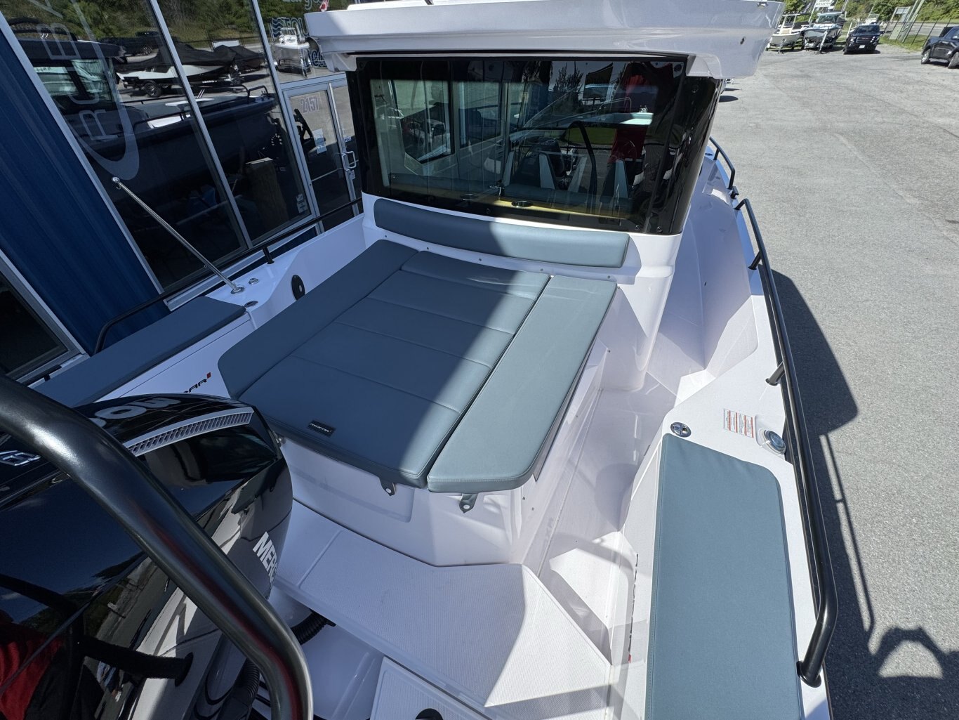 2023 Axopar 28 Cabin