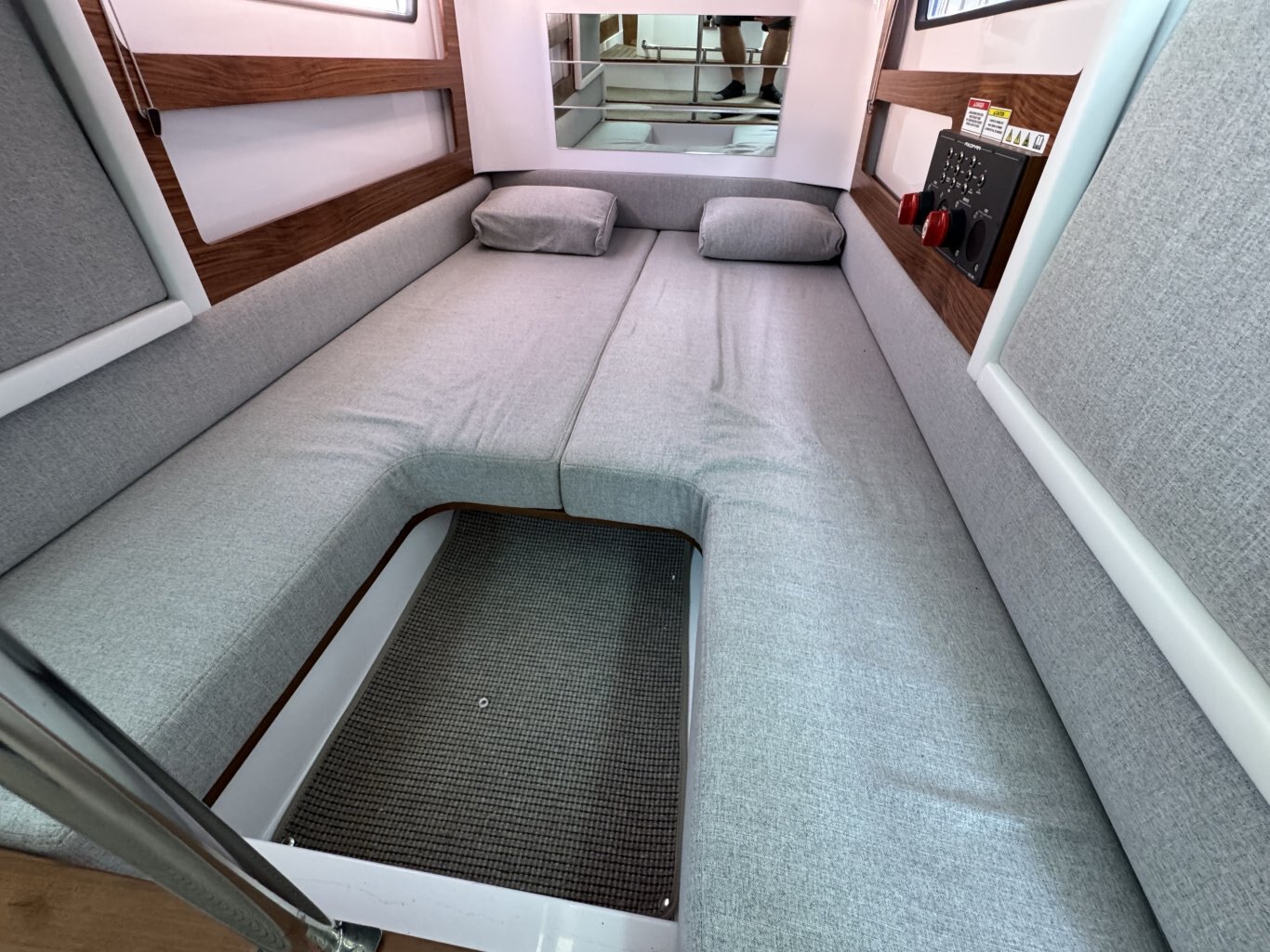 2023 Axopar 28 Cabin