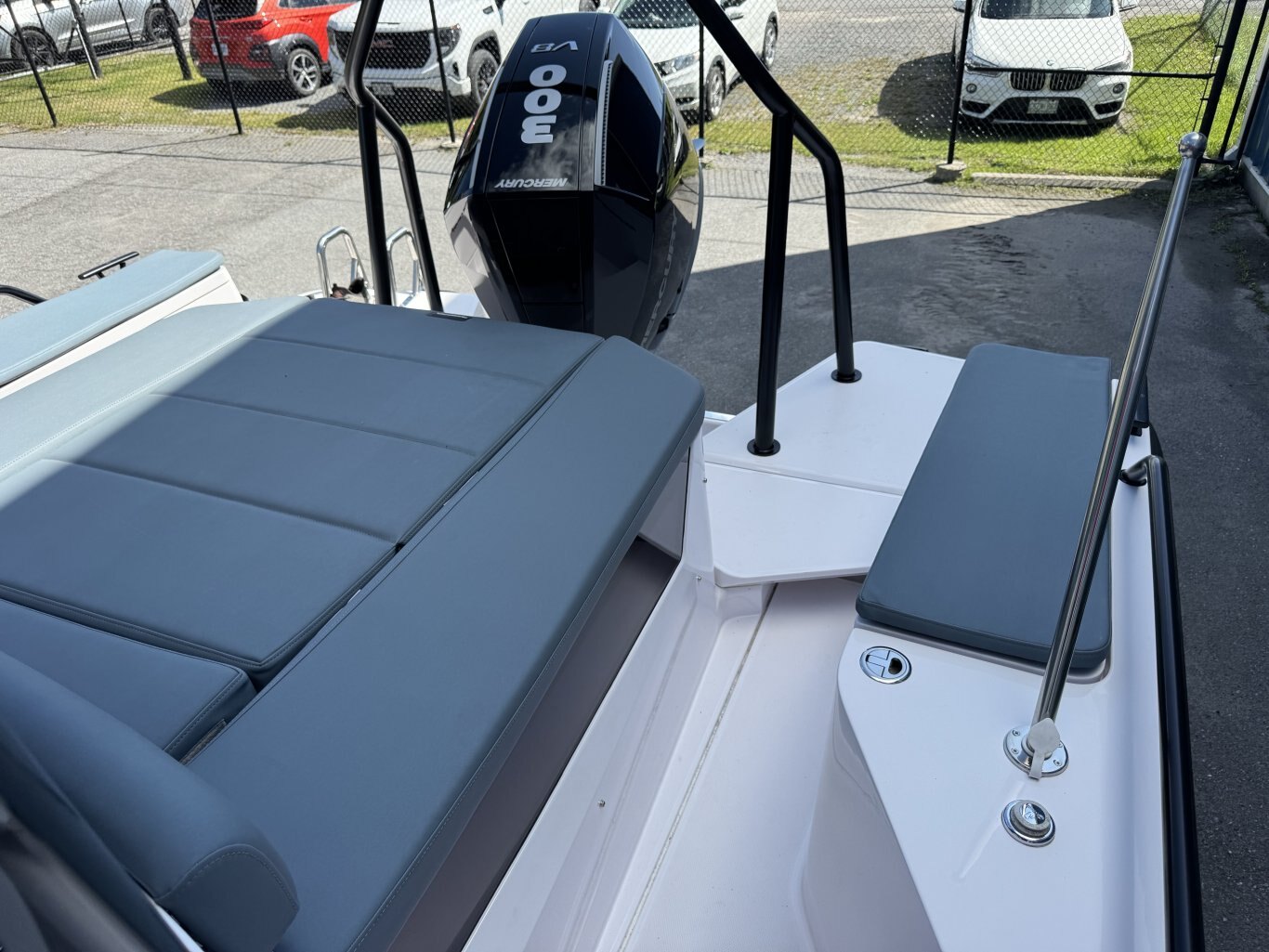 2023 Axopar 28 Cabin