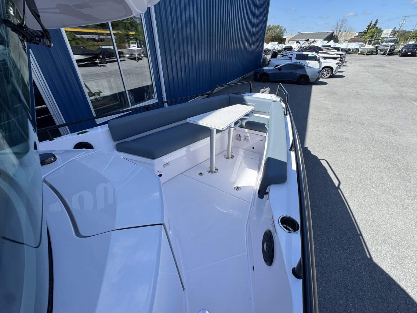 2023 Axopar 28 Cabin
