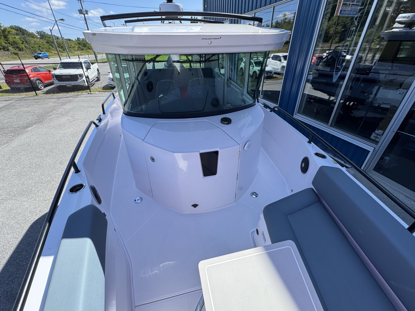 2023 Axopar 28 Cabin
