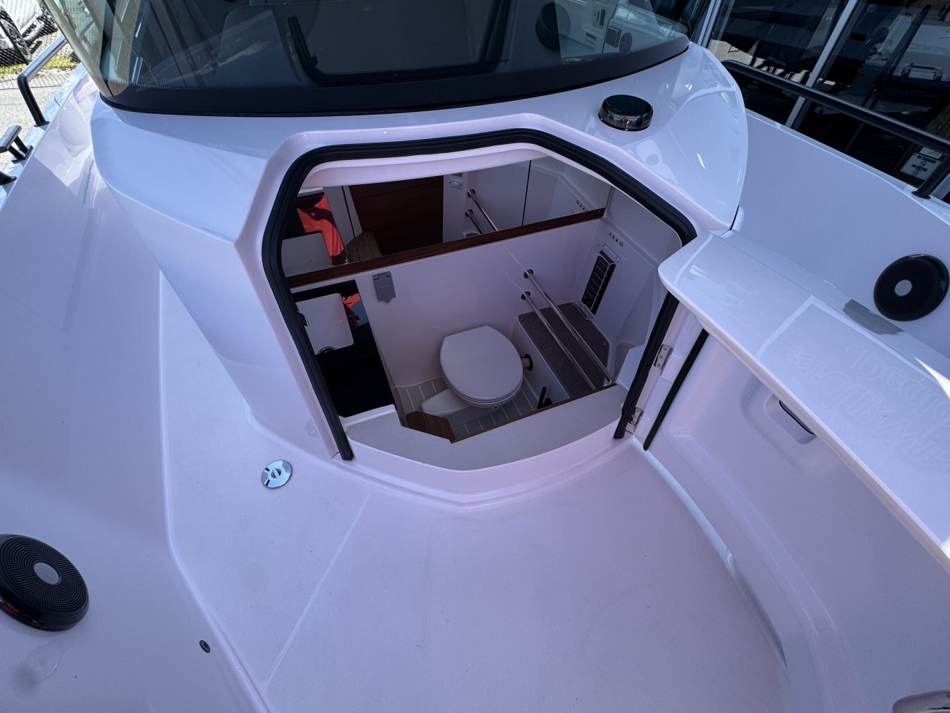 2023 Axopar 28 Cabin