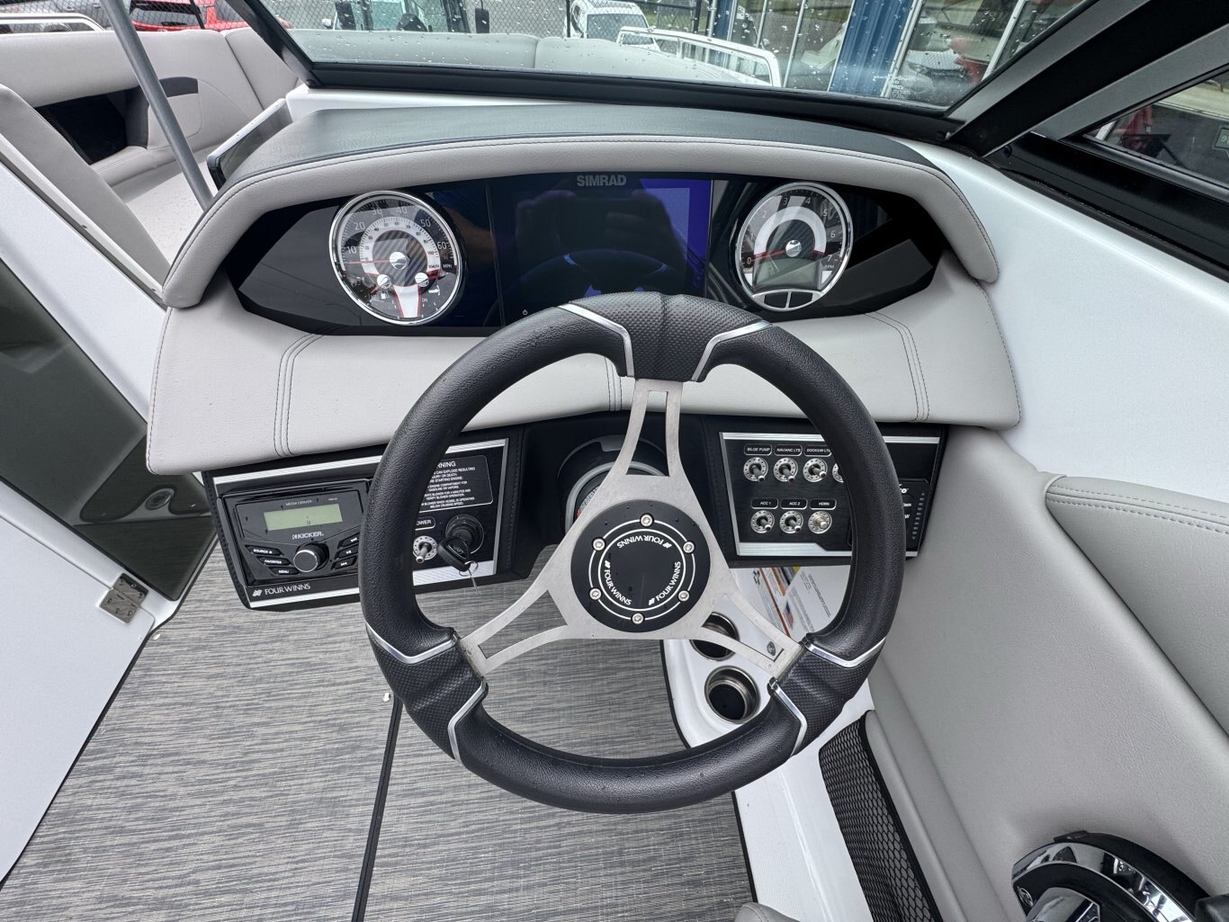 2023 Four Winns HD5
