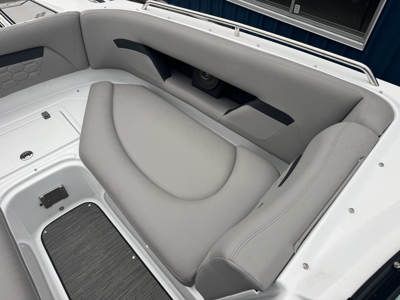 2023 Four Winns HD5