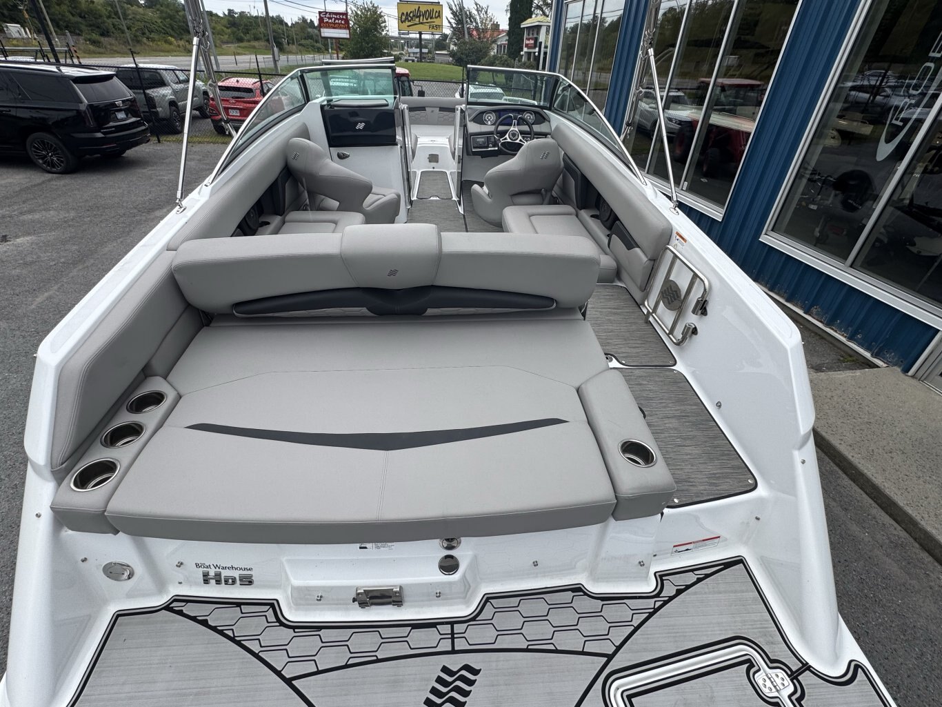 2023 Four Winns HD5