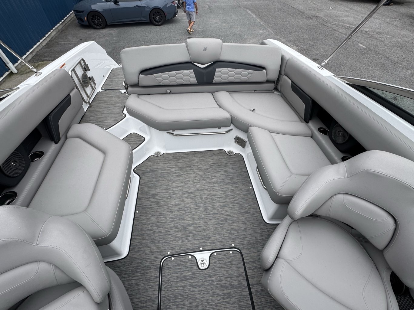 2023 Four Winns HD5