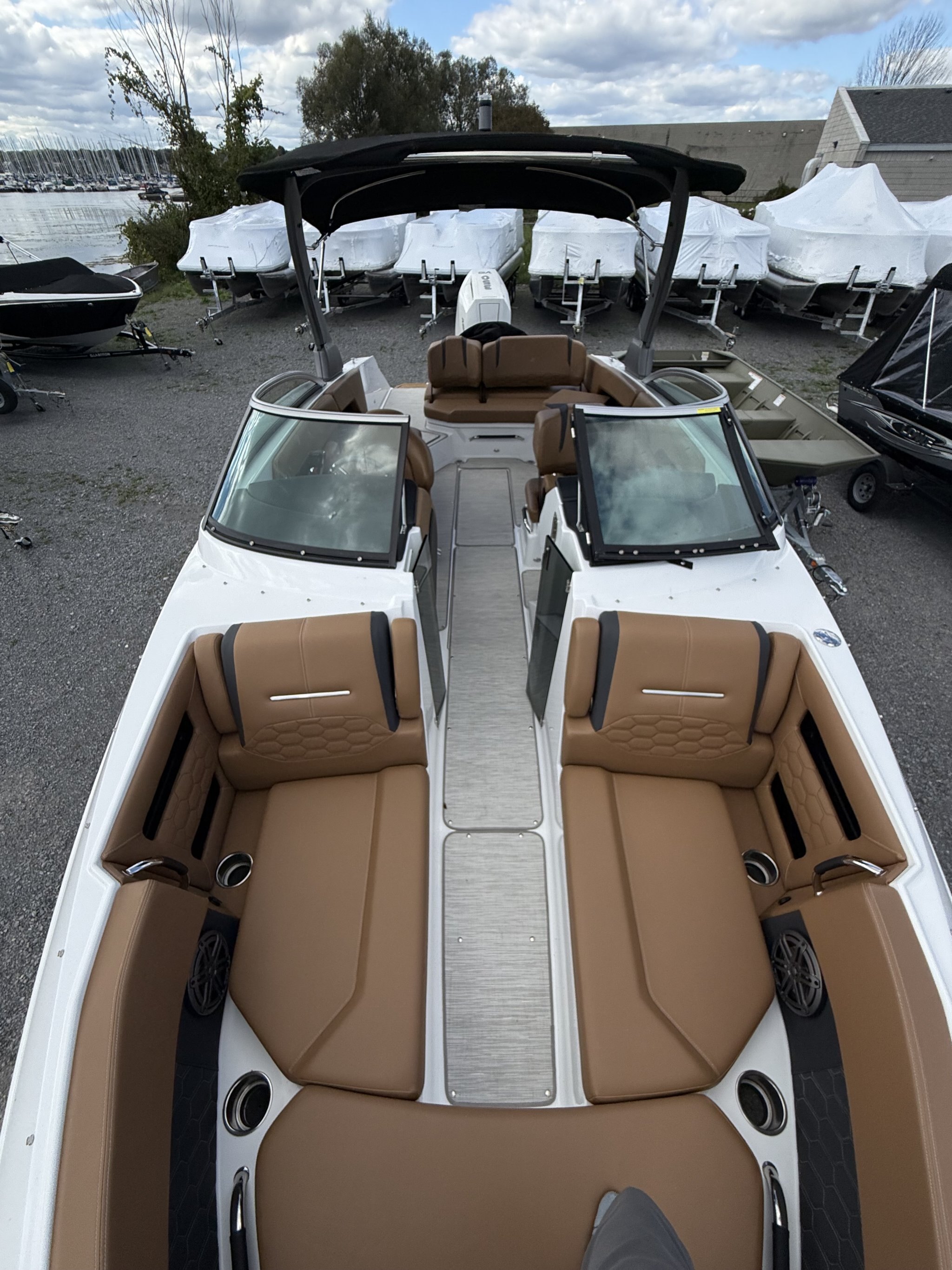 2024 Four Winns H6