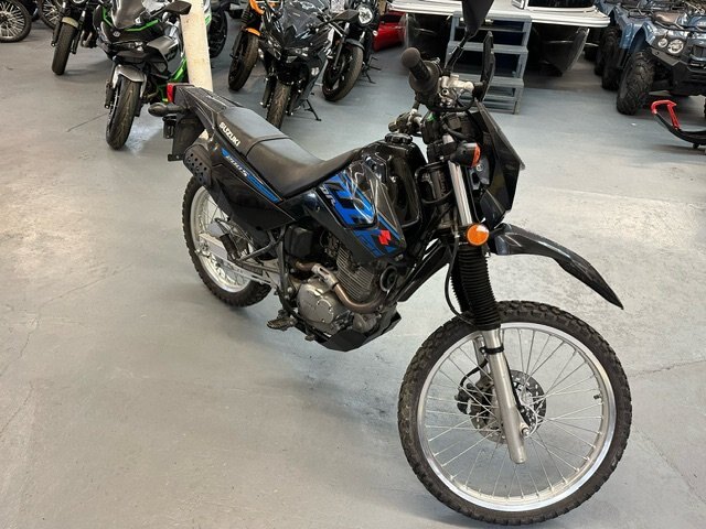 2017 SUZUKI DR 200S LOW MILES