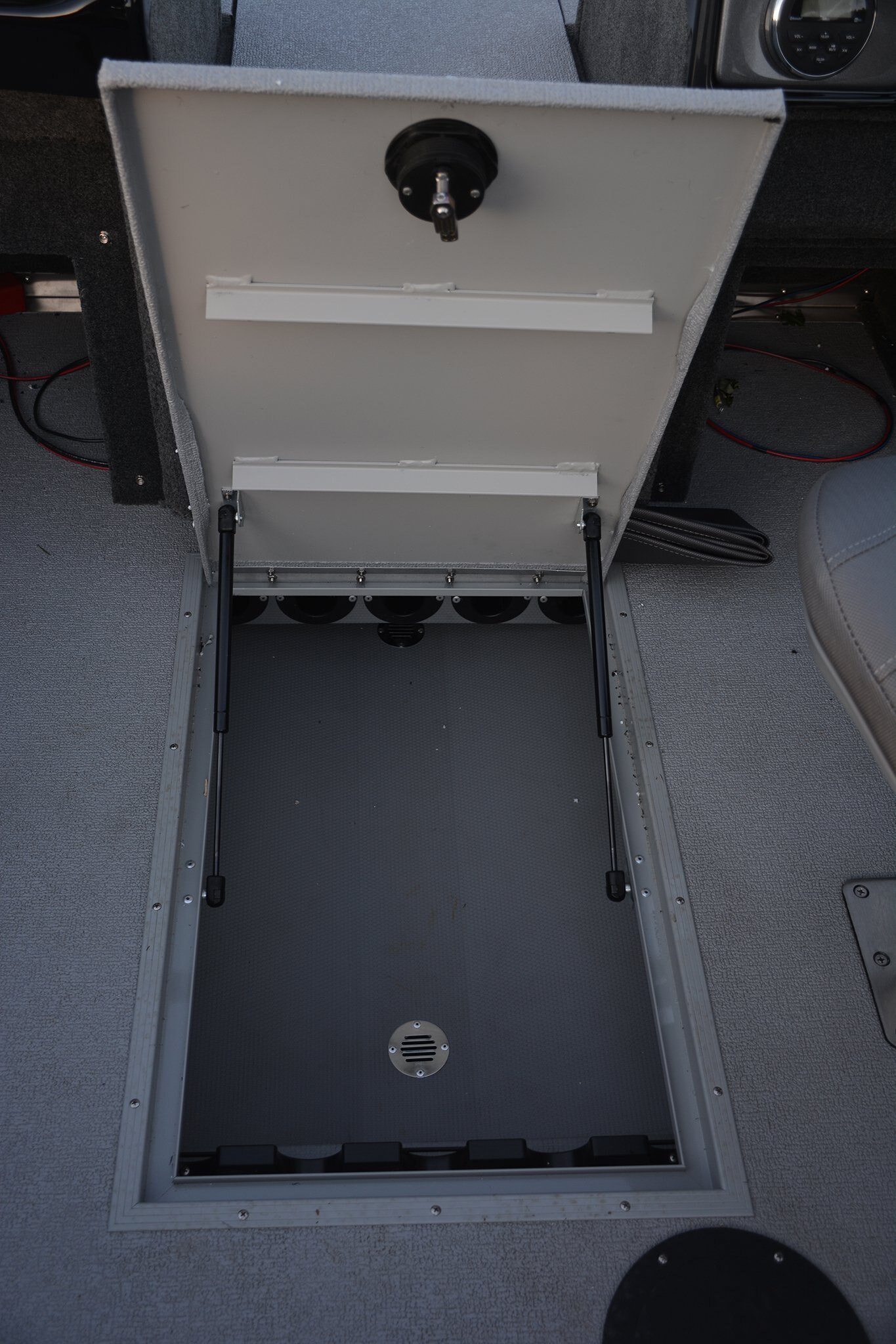 2022 Smoker Craft Pro Angler XL 162