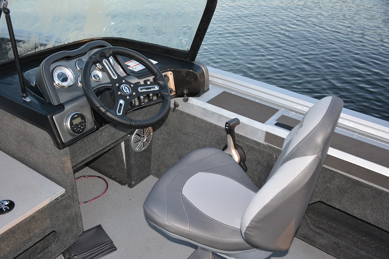 2022 Smoker Craft Pro Angler XL 162