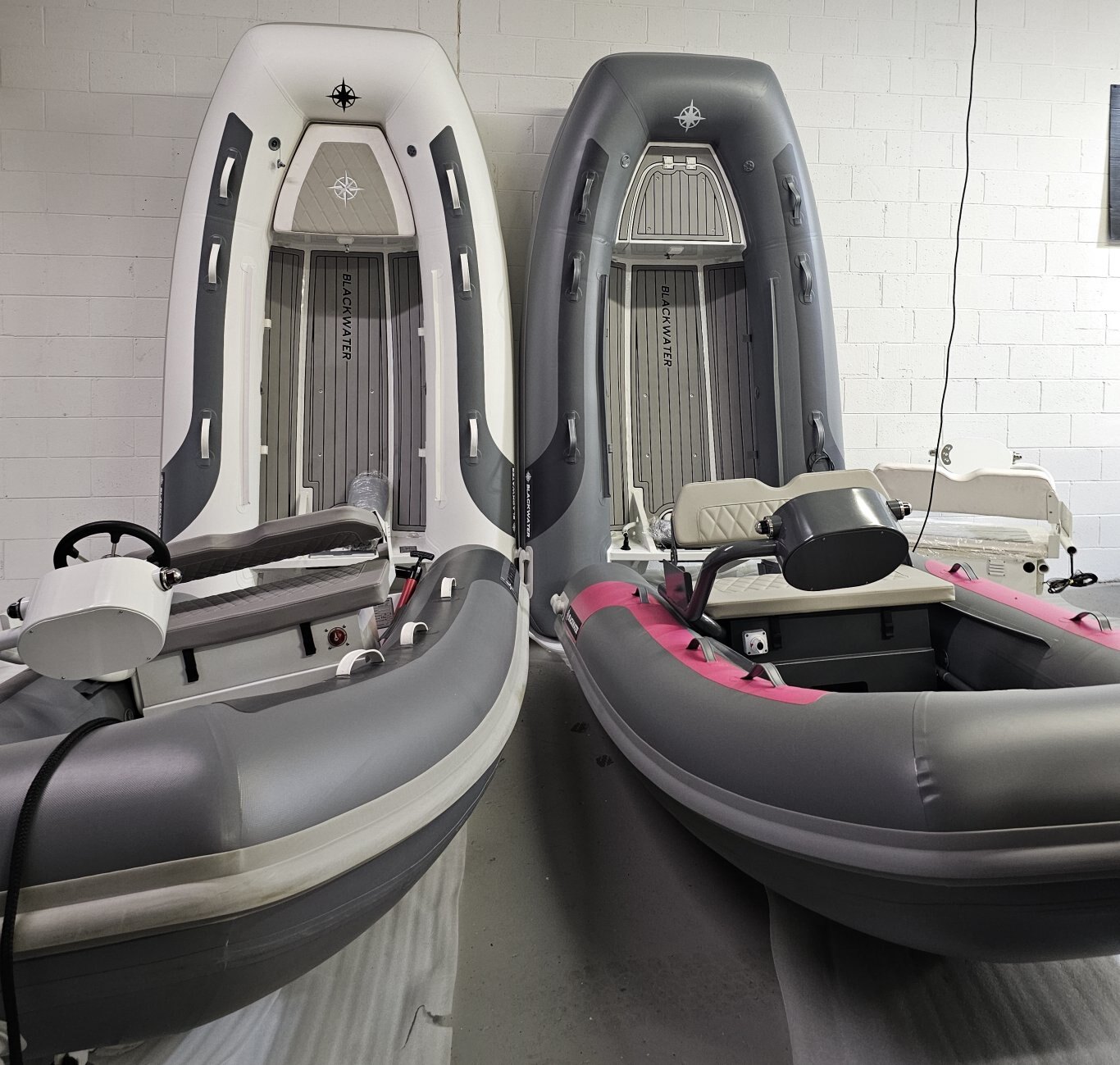 2025 Blackwater XL 330