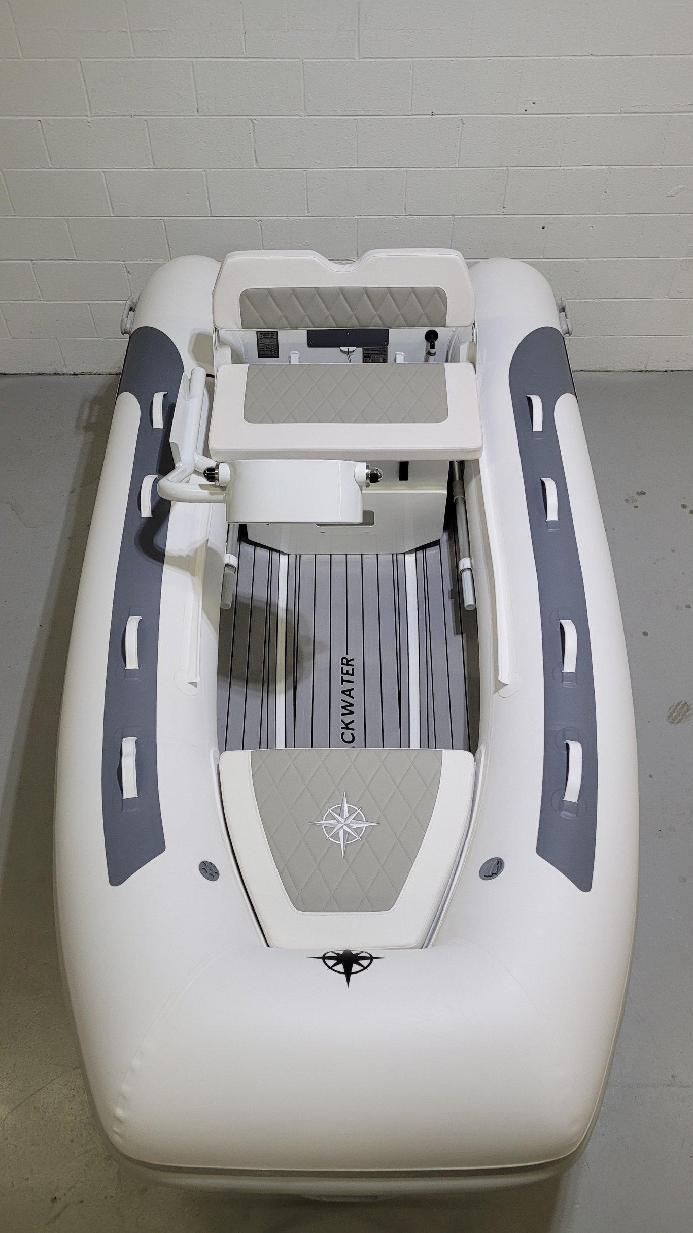 2025 Blackwater XLT 380