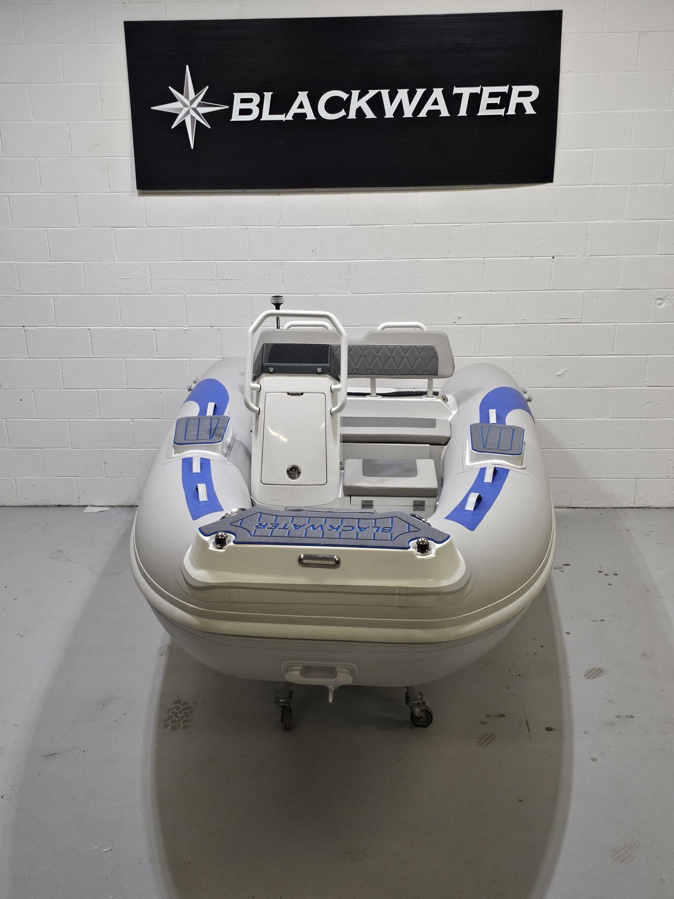 2025 Blackwater LTD 380 Grey White