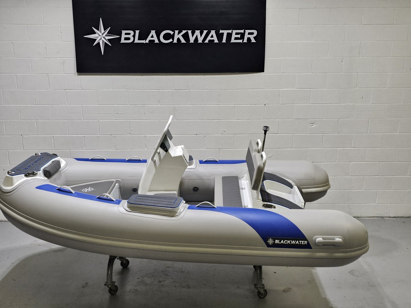 2025 Blackwater LTD 380 DarkGrey LightGrey