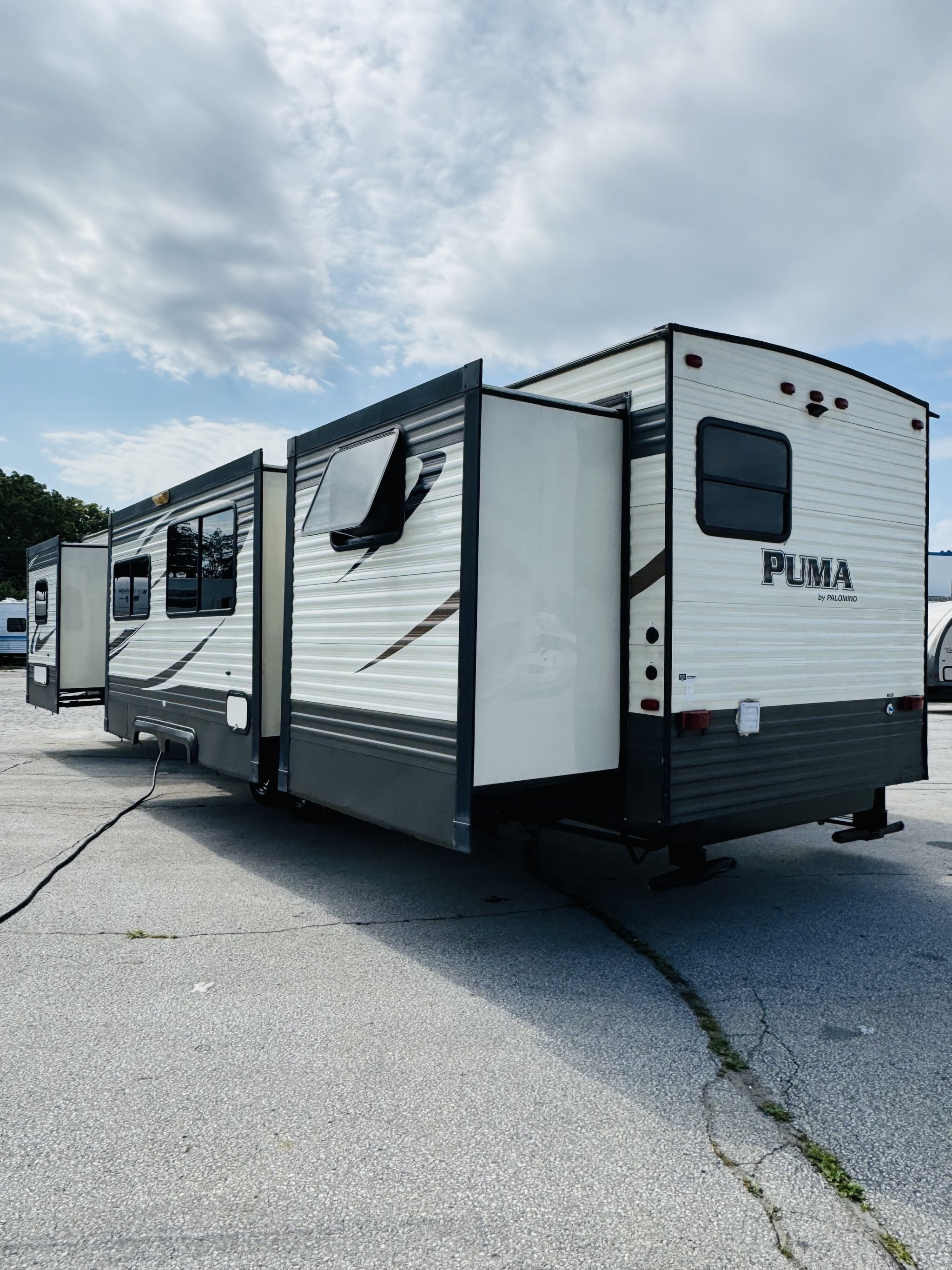2016 PALOMINO PUMA 38PTB