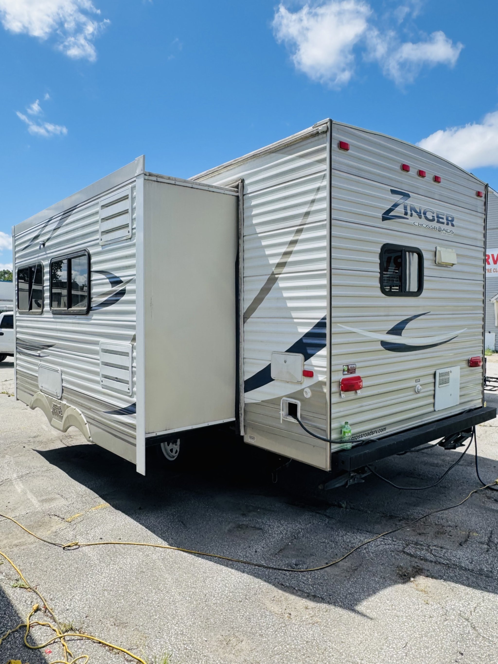 2011 ZINGER ZT250SB