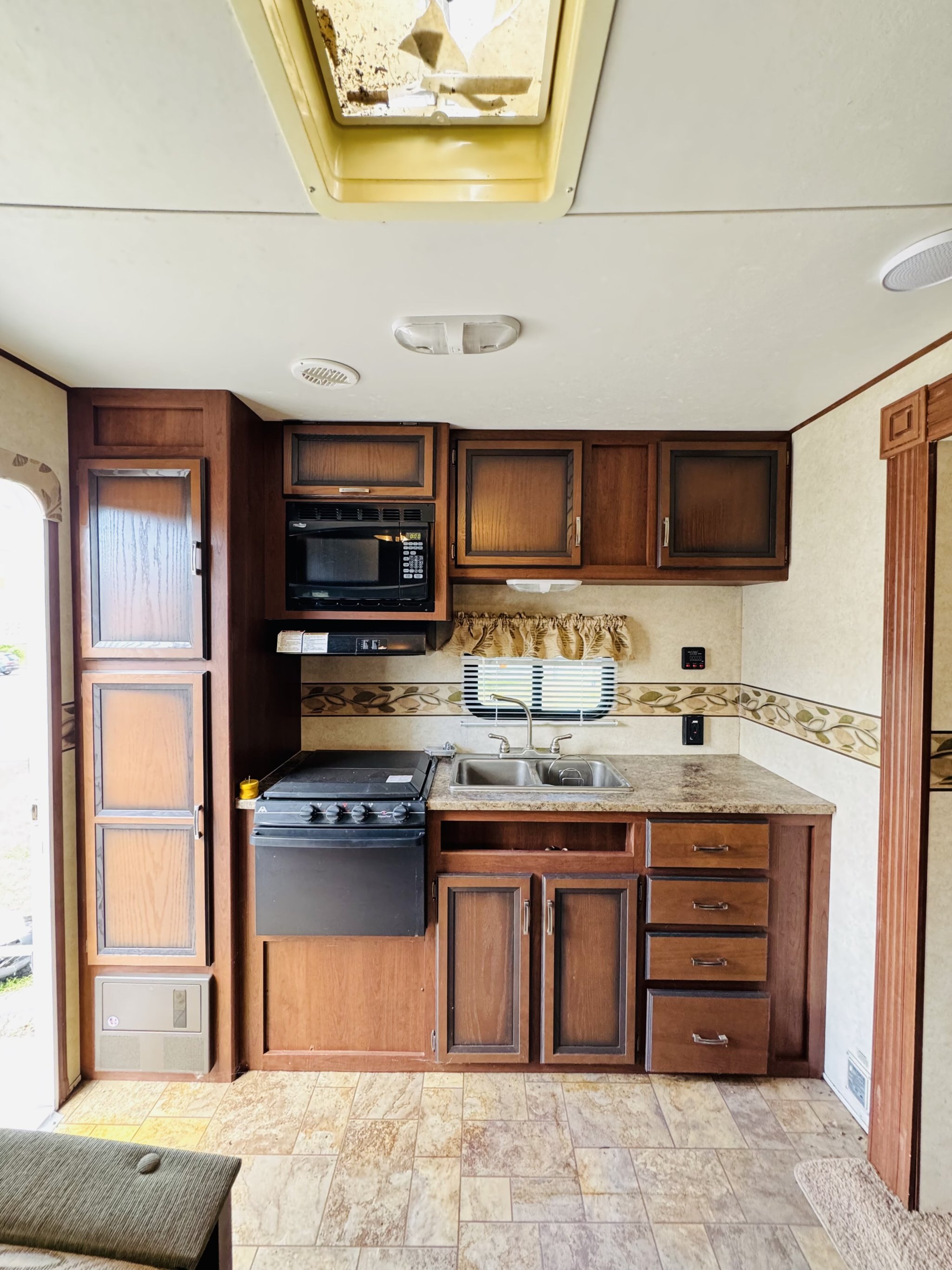 2011 ZINGER ZT250SB