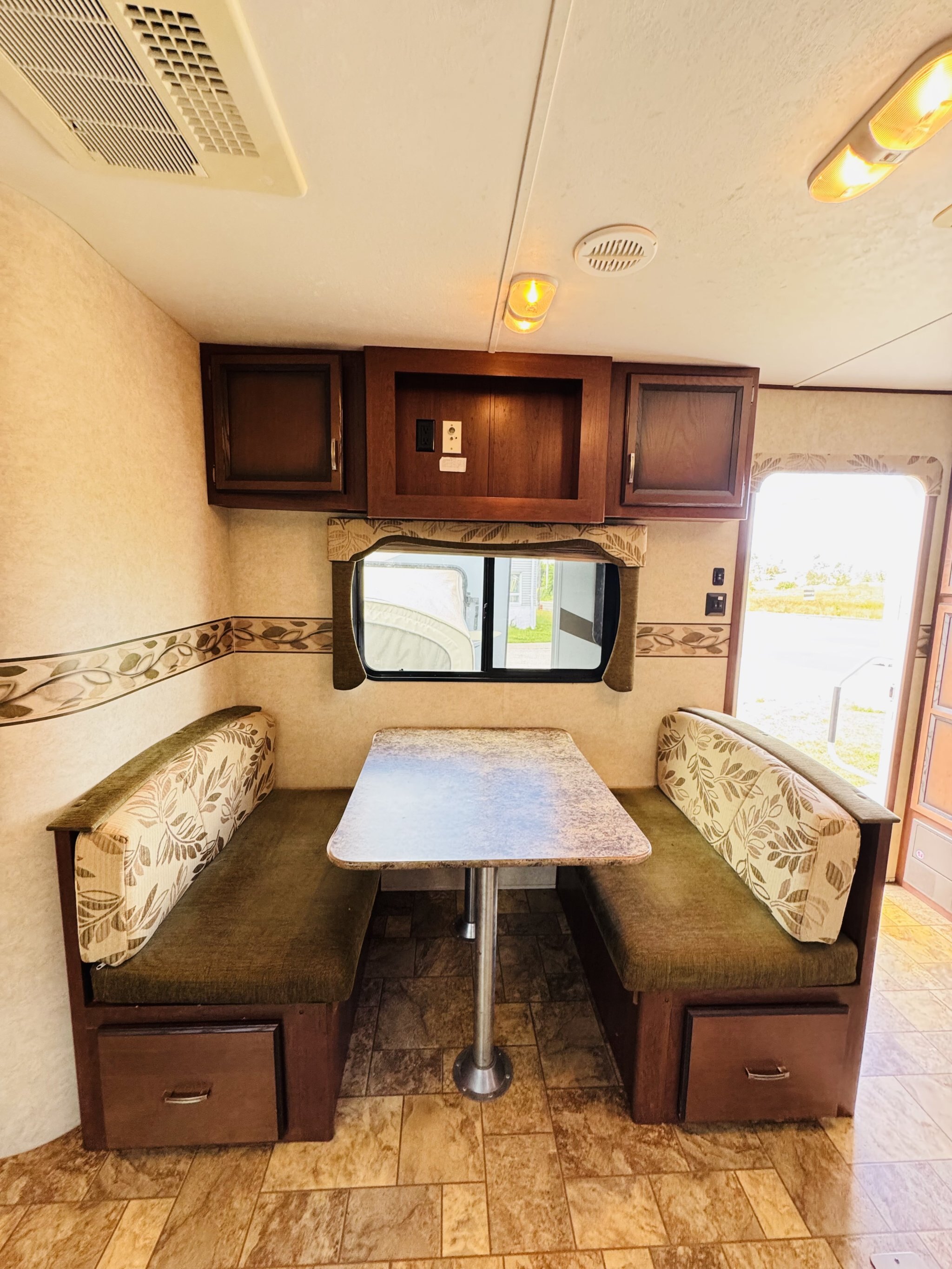 2011 ZINGER ZT250SB